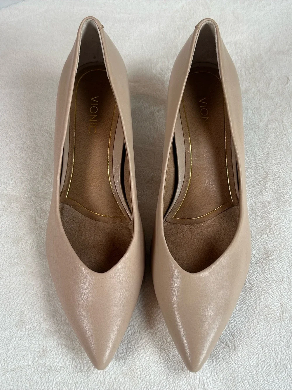 Vionic Josie Classic Pointed-Toe Kitten Heels Pumps Nude/Beige Women’s Size 7.5